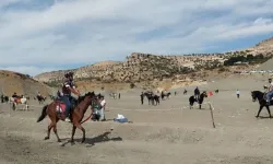 Geleneksel Rahvan At Yarışları Şampiyonası Düzenlendi