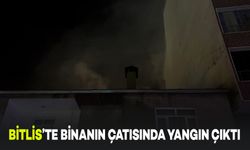 Bitlis'te Bir Binanın Çatısında Yangın Meydana Geldi