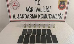 Jandarma Kaçak Cep Telefonu ve Kulaklık Ele Geçirdi