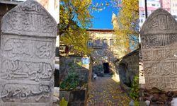 Bitlis’in Tarih Kokan Sultaniye Camii ve Şeyh Garip Türbesi’nin Gizemli Geçmişi!