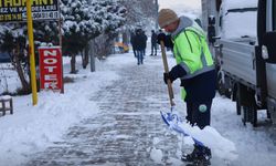 Güroymak'ta Ekipler Sabahın ilk Işıklarında Yol Açma Çalışmalarına Başladı