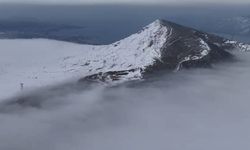 Bitlis'te Sislerin Arasında Kalan Dağlar Göz Kamaştırdı