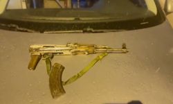 Durdurulan otomobilde  AK-47 ele geçirildi