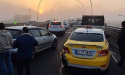 Yoğun Siste 16 Araç Birbirine Girdi: 6 Yaralı