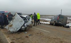 Otomobil ve Hafif Ticari Araç Çarpıştı: 1 Ölü, 3 Yaralı