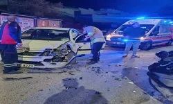 Otomobille Çarpışan Motosiklet Sürücüsü Yaralandı