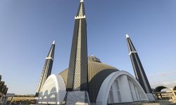 Van Tıbbiye Camii ve Külliyesi İbadete Açıldı