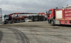 Kontrol Noktasına Çarpan Akaryakıt Yüklü Tanker Devrildi
