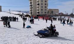 Bitlis'te Kayak Tutkunları Sezonun Son Günlerini Değerlendiriyor