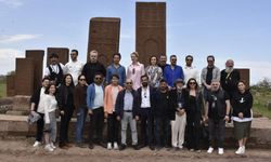 Ahlat Selçuklu Mezarlığı Ünlülerin İlgi Odağı Oldu