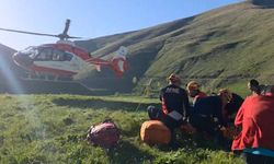 Van'da Kayalıklarda Mahsur Kalan Kişi Helikopterle Kurtarıldı