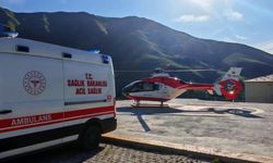 Van'da Göğüs Ağrısı Geçiren Yaşlı Hasta Helikopterle Van’a Sevk Edildi