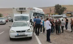 Zincirleme Trafik Kazasında 2 Tır ve 4 Araç Çarpıştı