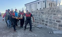 Çöken istinat duvarının altında kalan 4 işçi yaralandı