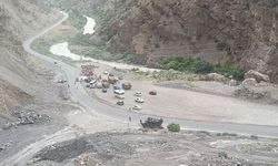 Hakkari’de Devrilen Midibüste 6 Asker Yaralandı