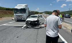 Peş Peşe İki Kaza Meydana Geldi: 8 Kişi Yaralandı