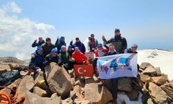 Süphan Dağı'nda Mahsur Kalan Dağcılara Belediye Ekipleri Yetişti