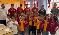Tatvan’da Ultraslan’dan Minik Taraftarlara Forma Sürprizi