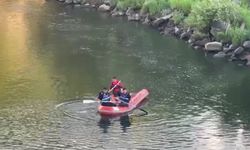 Serinlemek için girdikleri nehirde boğuldular