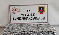 Van’da Kaçak Sigara Operasyonu: 2 Kişi Gözaltına Alındı