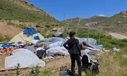 Yayladaki Çadırları Fırtına Vurdu: 3 Yaralı