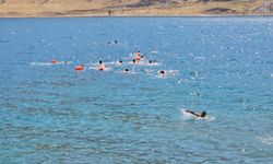 Van Gölü’nde Kabotaj Coşkusu: Aktivistler 1 Kilometre Yüzdü
