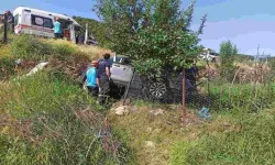 Araç Bahçeye Uçtu: 2 Kişi Yaralandı