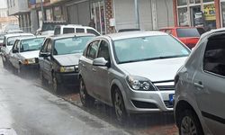 Ahlatlılar Bayram Alışverişinde Yağmura Hazırlıksız Yakalandılar