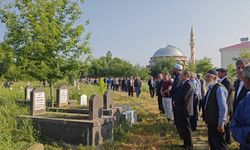 Eskileri Aratmayan Toplu Bayramlaşma Görüntüleri O İlden Geldi