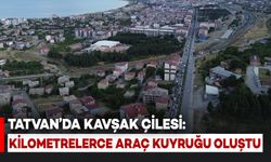 Bitlis'te Kilometrelerce Araç Kuyruğu Oluştu