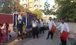 Hayırsever esnaf 7 ton karpuzu davul zurna eşliğinde 10 dakikada dağıttı