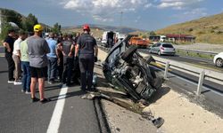 İtfaiye Ekipleri Kazada Araçta Sıkışan 5 Kişiyi Kurtardı