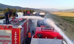 Otobanda alev alan tır itfaiye ekiplerince söndürüldü