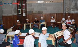 Bitlis’te Camiler Çocuk Sesleriyle Şenleniyor