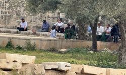 İşgalciler Mescid-i Aksa’ya baskın düzenledi