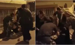 4 Sokak Ortasında Oturan Kadına Tekmeyle Sopayla Saldırdı: O Anlar Kamerada