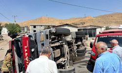 Cizre’de Yangına Giden İtfaiye Aracı Devrildi: 5 Yaralı