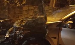 Siirt’te seyir halindeki otomobil alev alev yandı