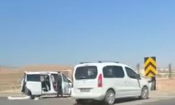 Siirt'te otomobil ile hafif ticari araç çarpıştı: 3 yaralı