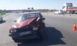 İki otomobil çarpıştı: 2 yaralı