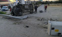 Van’da hafif ticari araç kaldırıma çarptı: 4 yaralı