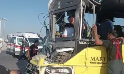 Otobüs ile Tır Feci Çarpıştı: 1 Kişi Öldü, 11 Yaralı