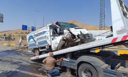 Kırmızı ışık ihlali kaza getirdi: 8 kişi yaralandı