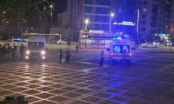 İki Grup Arasında Bıçaklı Kavga: 2 Kişi Yaralandı