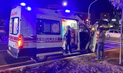 Elazığ'da ambulans otomobille çarpıştı: 3 yaralı