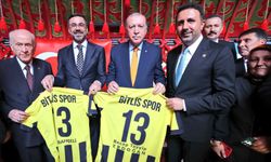 Cumhurbaşkanı Erdoğan ve Bahçeli’ye Bitlis Spor Forması Takdim Edildi