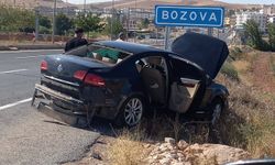 İki araç çarpıştı: 6 yaralı