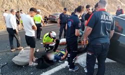 İki Otomobil Feci Çarpıştı: 1’i Ağır 6 Kişi Yaralandı
