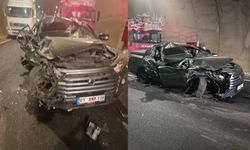 Tıra arkadan çarpan pikap hurdaya döndü