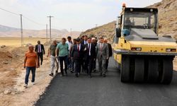 Vali Karakaya, Tatvan’da Yol Çalışmalarını Yerinde İnceledi